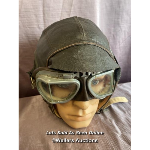 386 - USAAF LEATHER FLYING HELMET (POSSIBLY RE-ENACTMENT) AND ASSOCIATED GOGGLES