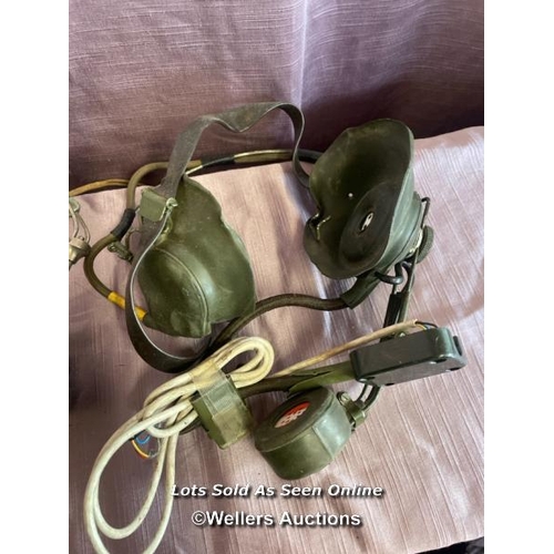 394 - DEMAND OXYGEN MASK TYPE A-14 MEDIUM, EAR DEFENDERS WITH MIC, BAKELITE HEADPHONES