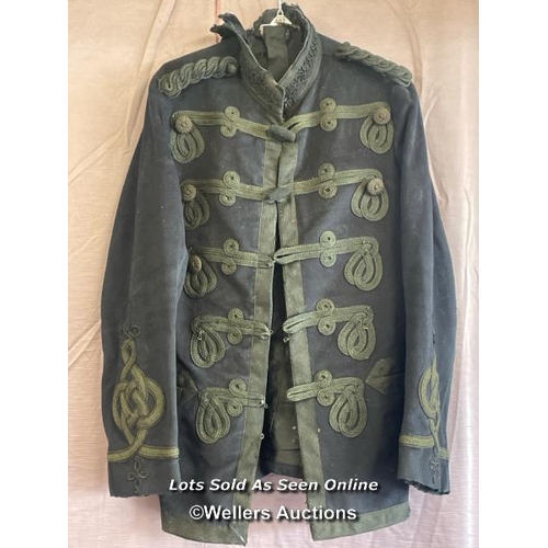 402 - NAVY BLUE OFFICERS FROCK COAT, ZULU WAR PERIOD, WITH TEARS TO COLLAR AND LINING