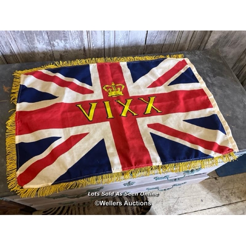 464 - REGIMENTAL FLAG, VIXX, 91 X 57CM