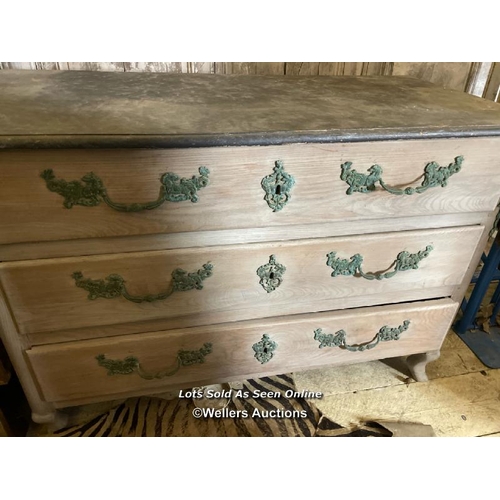 465 - EARLY 19TH CENTURY LOUIS XV COMMODE WITH BRONZE VERDIGRIS MOUNTS, 132 X 64 X 89CM