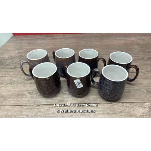 4017 - PORCELAIN MUG SET / MINIMAL SIGNS OF USE / 7 MUGS / E85