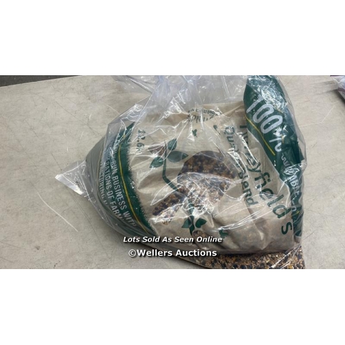 4449 - HONEY FIELDS BIRD SEED / 12.6KG / A34