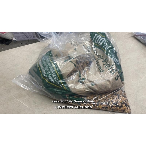 4450 - HONEY FIELDS BIRD SEED / 12.6KG / A34