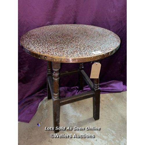 487 - 1930'S HAMMERED COPPER TOP TABLE, 60CM X 74CM