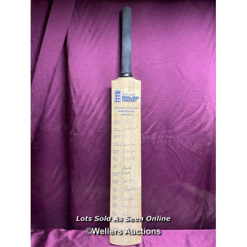 529 - ENGLAND WOMEN SIGNED CRICKET BAT, ENGLAND WOMEN VS PAKISTAN WOMEN, NATWEST IT20 2016