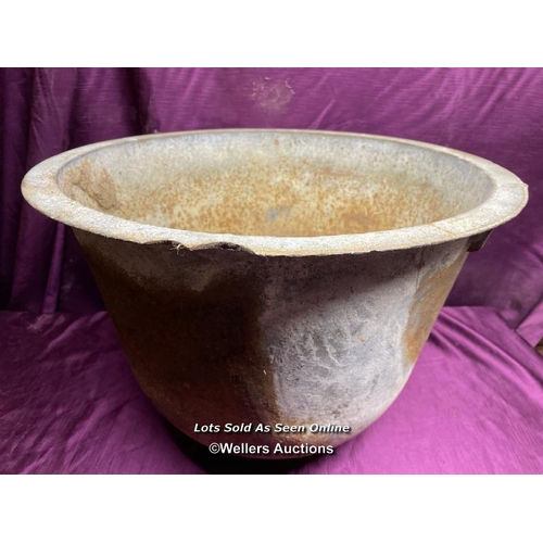 533 - 19TH CENTURY CAULDRON, DIAMETER 49CM X HEIGHT 33CM