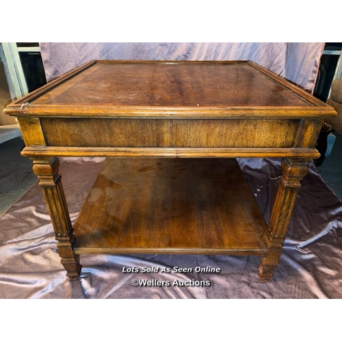 578 - OCCASIONAL OR BEDSIDE TABLE, SINGLE DRAWER, FIGURED WALNUT VENEERS, 67 X 67 X 57CM