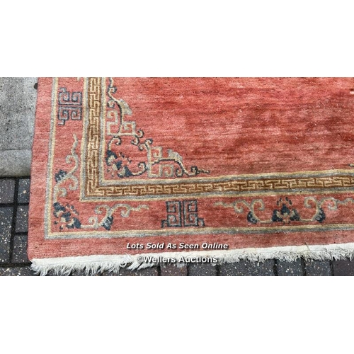 156 - LARGE ORIENTAL STYLE RUG, IN NEED OF SOME RESTORATION, 177CM (W) X 273CM (L) / CONTAINER NO: 371210