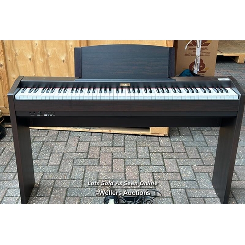 160 - KAWAI KEYBOARD, INCL. POWER SUPPLY AND SUSTAIN PEDAL / CONTAINER NO: 371210