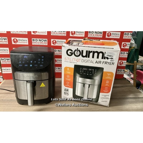 6001 - GOURMIA 6.7L DIGITIAL AIR FRYER / POWERS UP / SIGNS OF USE / W1