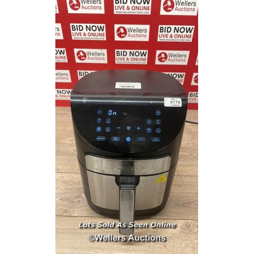 6176 - GOURMIA 6.7L DIGITIAL AIR FRYER / POWERS UP / SIGNS OF USE / C27