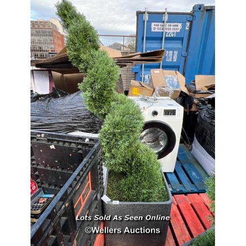 6329 - 6FT CEDAR SPIRAL TOPIARY / SIGNS OF USE / DAMAGED