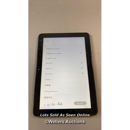 9586 - AMAZON FIRE HD 8 / R2SP8T / RESTORED TO FACTORY DEFAULTS