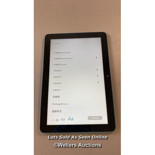 9589 - AMAZON FIRE HD 8 / K72LL4 / SCREEN DAMAGE / RESTORED TO FACTORY DEFAULTS