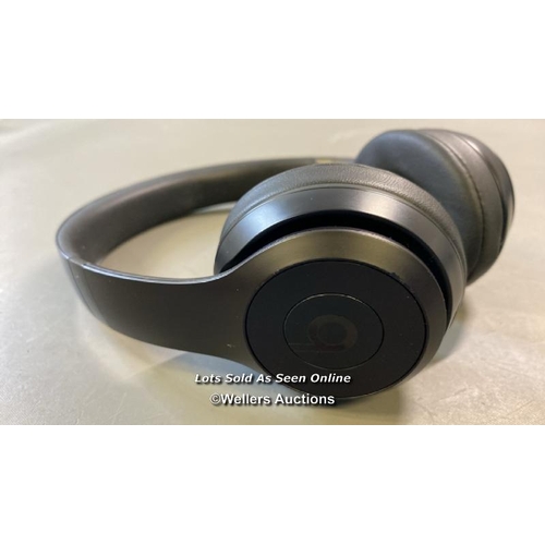 9639 - APPLE BEATS SOLO3 WIRELESS ON-EAR HEADPHONES MODEL A1796