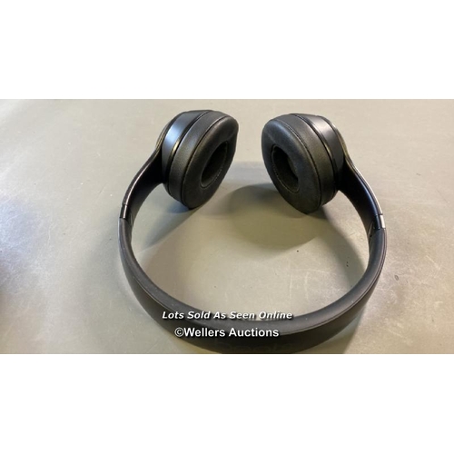 9639 - APPLE BEATS SOLO3 WIRELESS ON-EAR HEADPHONES MODEL A1796