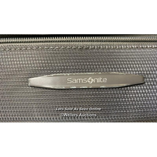 9796 - SAMSONITE SUITCASE