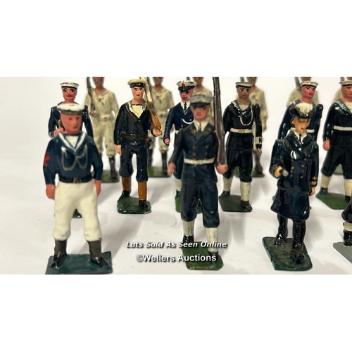 35 - Thirty two assorted Britain's lead figures in Navy uniform / AN5