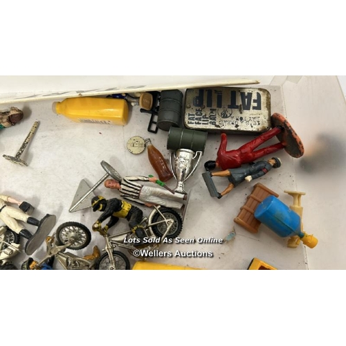 42 - box of assorted models including a Dinky motorbike and side car, figures and props / AN4