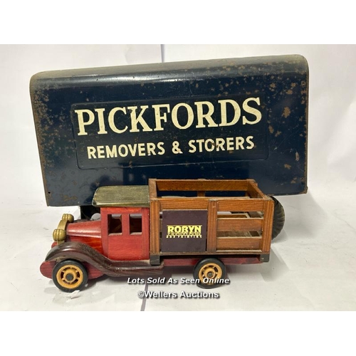 61 - Vintage metal Pickford's Removals trailer model and wooden Robyn promotional truck model / AN10