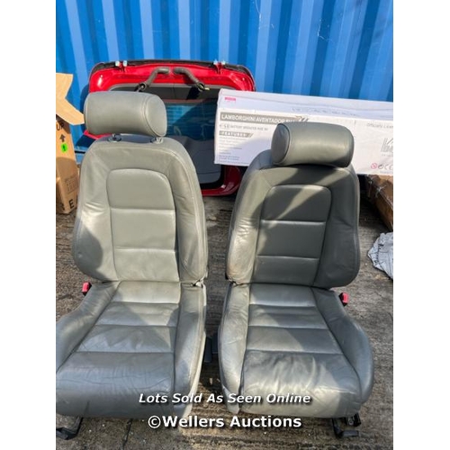 209 - AUDI TT MK1 GREY FRONT SEATS