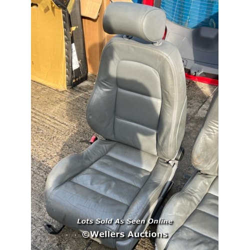 209 - AUDI TT MK1 GREY FRONT SEATS