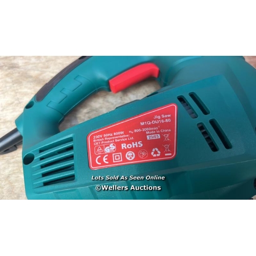 HYCHIKA 800W Decoupeerzaag, Max. Zaagdiepte: 110 mm, 800-3000SPM, 6 instelbare snelheden, 4 snijmodi, kantelhoek ± 45 °, 6 zaagbladen met opbergbox voor zaagblad