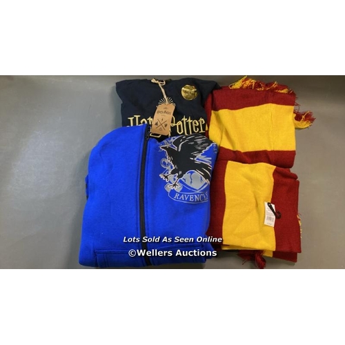 9581 - ASSORTMENT OF NEW WIZARDING WORLD HARRY POTTER ITEMS INCL. SCARVES / T-SHIRT / HOODIE AND WAND