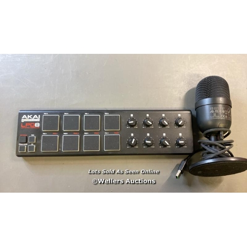 9667 - X1 AKAI LPD8 LAPTOP PAD CONTROLLER AND X1 RAZER MICROPHONE