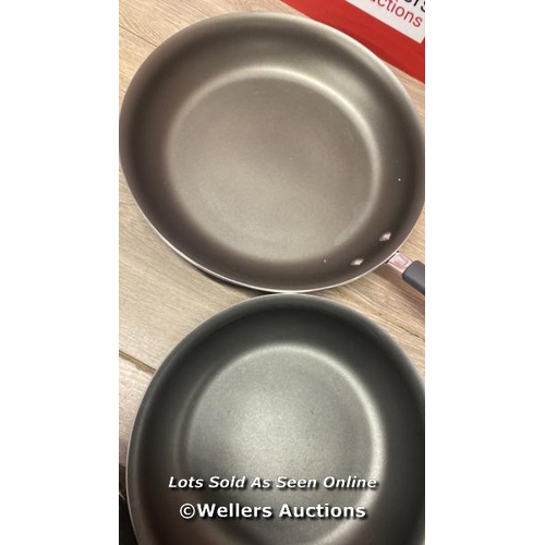 2006 - TRAMONTINA FRYING PAN 3PK (20CM, 25CM & 30CM) / SIGNS OF USE / C25