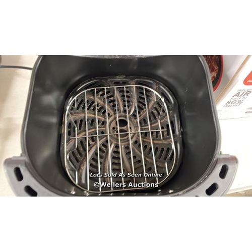 2030 - GOURMIA 6.7L DIGITIAL AIR FRYER / POWERS UP / SIGNS OF USE / W1