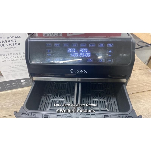 2058 - SUR LA TABLE AIR FRYER WITH X2 3.8L DRAWERS / POWERS UP / SIGNS OF USE / C29