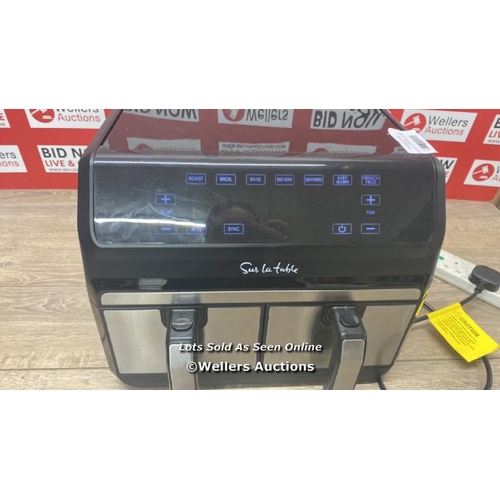 2088 - SUR LA TABLE AIR FRYER WITH X2 3.8L DRAWERS / POWERS UP / SIGNS OF USE / C31