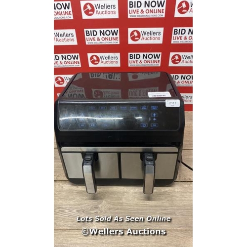 2117 - SUR LA TABLE AIR FRYER WITH X2 3.8L DRAWERS / POWERS UP / SIGNS OF USE / C35