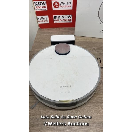 2143 - SAMSUNG JET BOT ROBOT VACUUM CLEANER / POWERS UP / SIGNS OF USE / C38