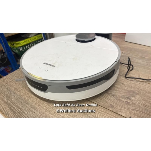 2143 - SAMSUNG JET BOT ROBOT VACUUM CLEANER / POWERS UP / SIGNS OF USE / C38