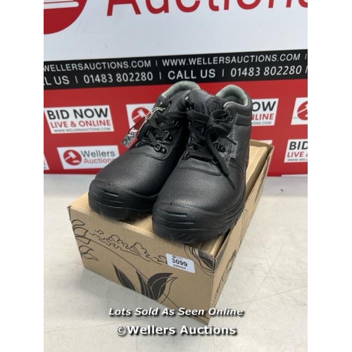 3099 - BLACKROCK CHUKKA WATER RESISTANT WORK BOOTS, SAFETY BOOTS - SIZE 7 / APPEARS NEW OPEN BOX / H66