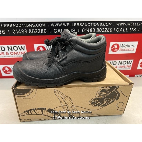 3099 - BLACKROCK CHUKKA WATER RESISTANT WORK BOOTS, SAFETY BOOTS - SIZE 7 / APPEARS NEW OPEN BOX / H66