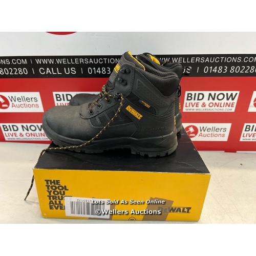 3100 - DEWALT MEN'S DOUGLAS WATERPROOF STEEL TOE SAFETY BOOT BLACK UK9 / SIGNS OF USE / H66