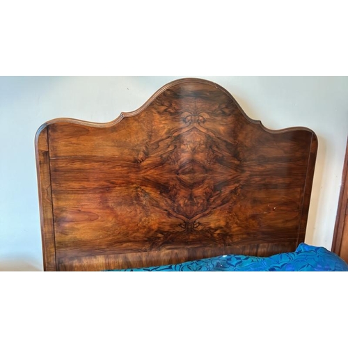 152 - Walnut bedframe, with scalloped head rest carved finials and wooden slats, total Lenth 203cm, width ... 