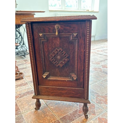 160 - Antique coal scuttle in oak cabinet on casters, 40x65x38cm (collection from private residence in Wey... 