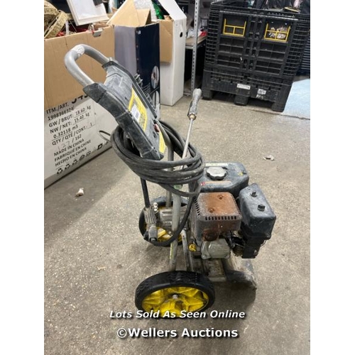 4781 - CHAMPION PETROL 2600 PSI PRESSURE WASHER / HEAVY SIGNS OF USE / UNTESTED / DAMAGED LANCE / MA