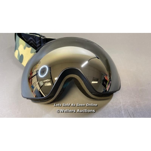 9566 - ACURE SKI GOGGLES