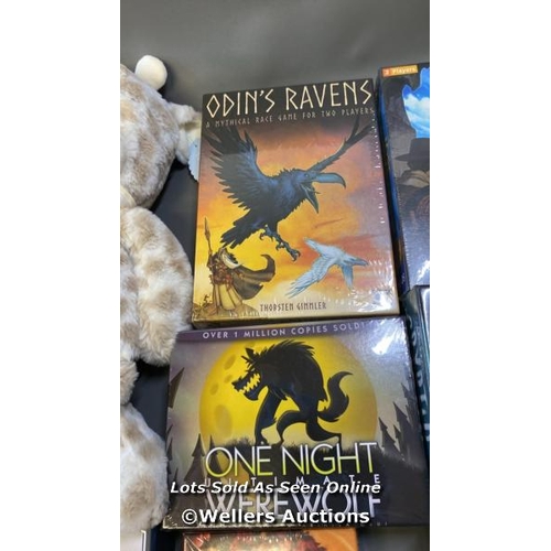 9571 - ASSORTMENT OF TOYS INCL. ODIN'S RAVENS, LOST CITIES, PUZZLE AND PERPLEX, ONE NIGHT ULTIMATE WEREWOLF... 