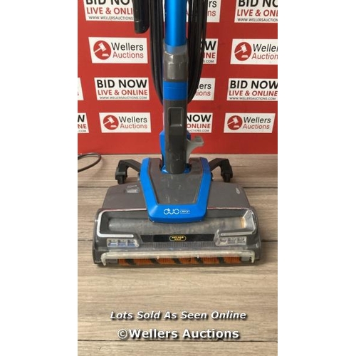 6118 - SHARK HZ400UKT CORDED STICK VACUUM / POWERS UP / SIGNS OF USE / P7