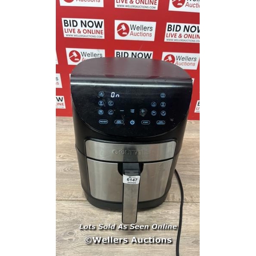 6147 - GOURMIA 6.7L DIGITIAL AIR FRYER / POWERS UP / INTERMITTENT POWER / MINIMAL IF ANY SIGNS OF USE / A8