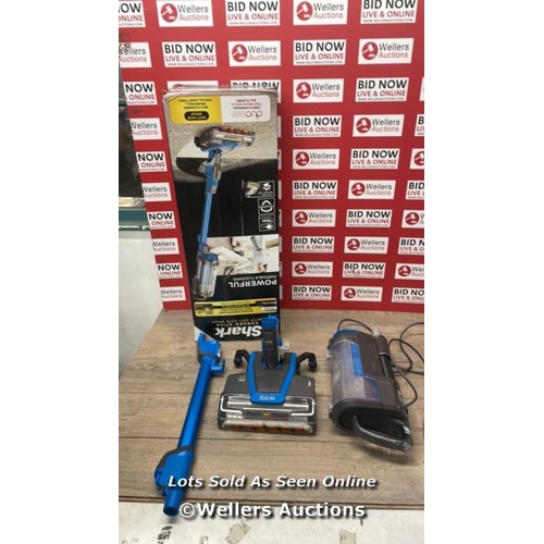 40 - SHARK HZ400UKT CORDED STICK VACUUM / WITHOUT ACCESSORIES / POWERS UP / SIGNS OF USE / P9