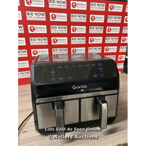 50 - SUR LA TABLE AIR FRYER WITH X2 3.8L DRAWERS / POWERS UP / SIGNS OF USE / C30