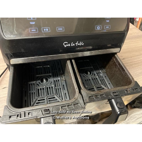 50 - SUR LA TABLE AIR FRYER WITH X2 3.8L DRAWERS / POWERS UP / SIGNS OF USE / C30